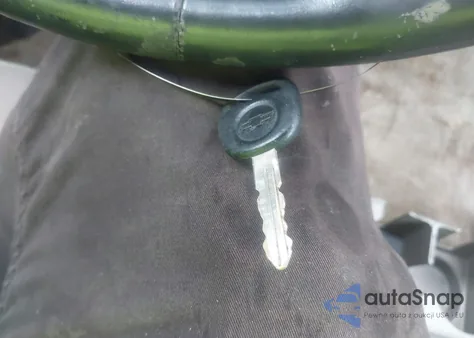 2003 Chevrolet S-10 Ls из США, поврежденный, VIN 1GCCS19X838147296